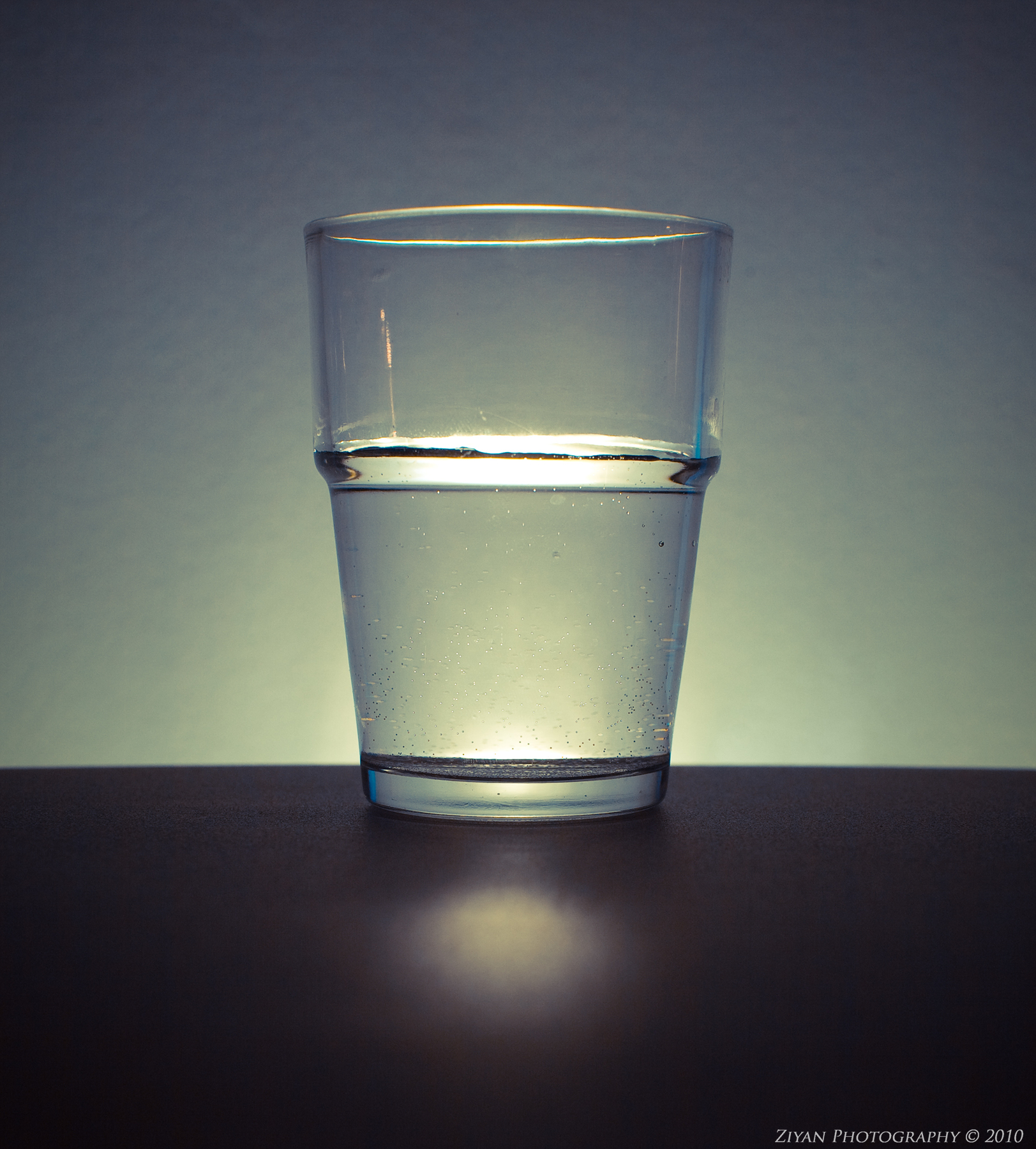 半杯水.